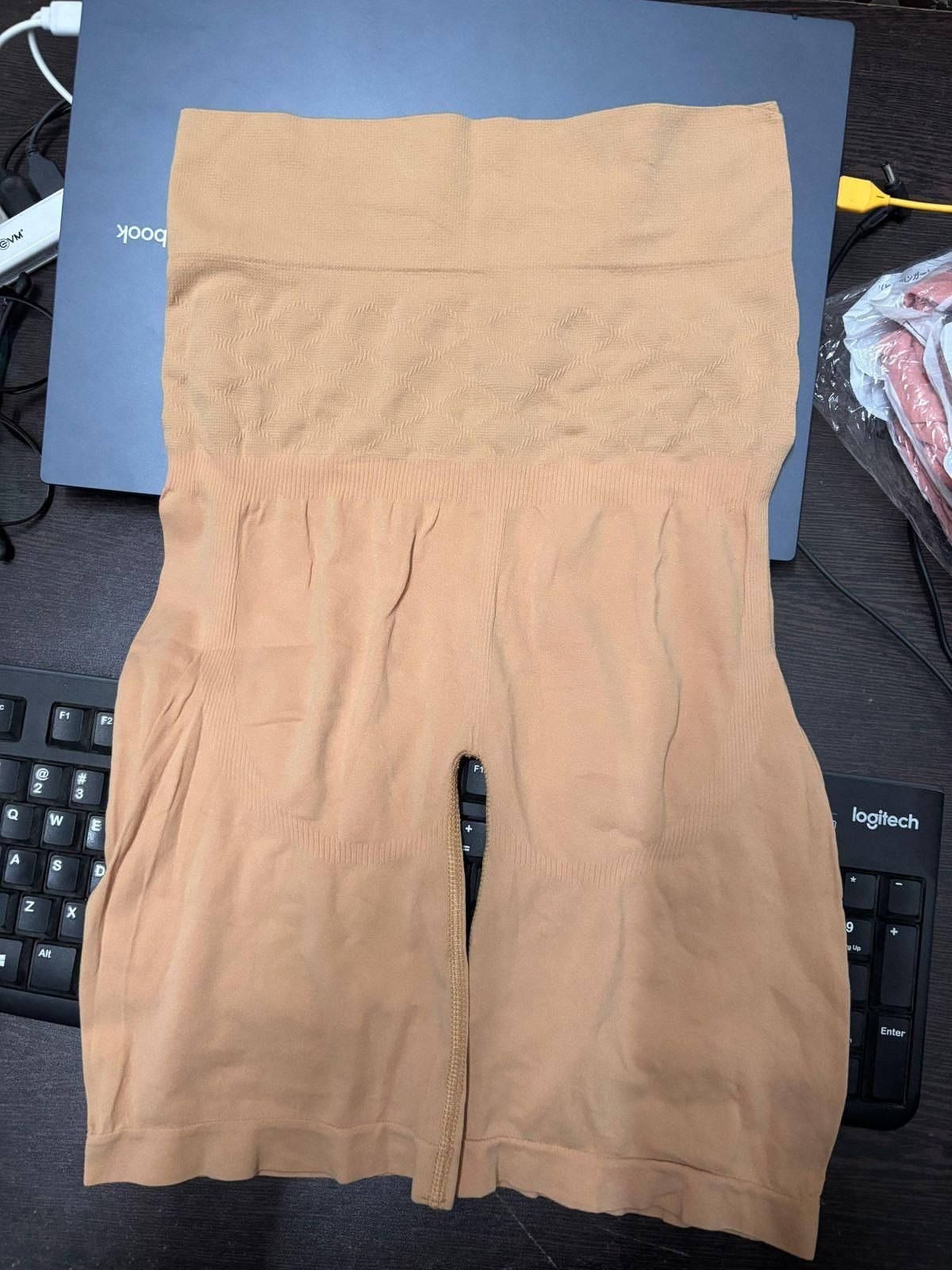 4-in-1 Shaper – Seamless Control for Tummy, Back, Thighs & Hips[COOL & BREATHABLE]